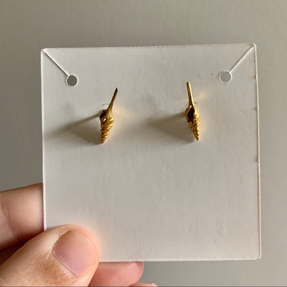 Jewelry - Solid 14k gold Greek sea shell earrings
